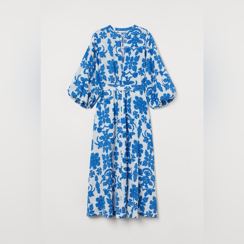 H&M Crinkled Kaftan Dress in White & Blue Floral
